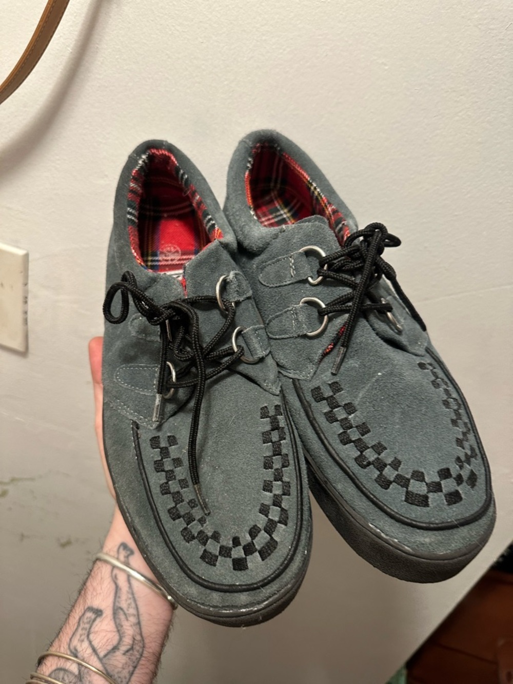 T.U.K. Creeper Shoes Mens 8 Suede Gray Skull Bone Sole Goth Punk missing back pl